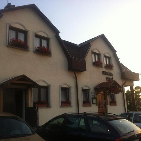 Panorama Panzio Bed & Breakfast Tatabanya Luaran gambar