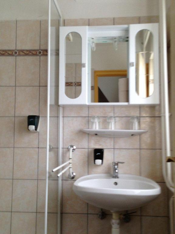 Panorama Panzio Bed & Breakfast Tatabanya Bilik gambar