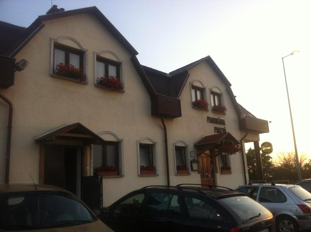 Panorama Panzio Bed & Breakfast Tatabanya Luaran gambar